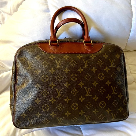 👑✅PRICE FIRM✅ AUTHENTIC Louis Vuitton Deauville - Picture 4 of 17
